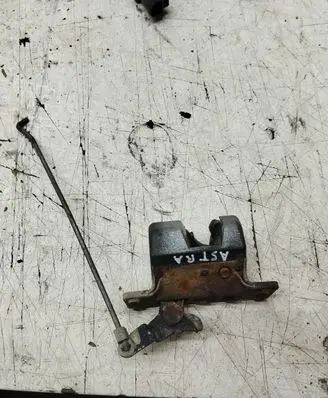 Loading door lock