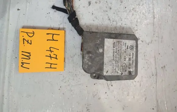 Volkswagen Golf IV Airbag control unit/module 1C0909605A