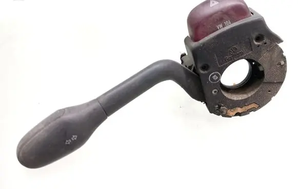 Volkswagen PASSAT B4 Indicator stalk QC88S97
