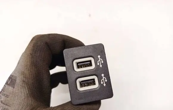 Ford Ka USB socket connector HC3T14F014AC