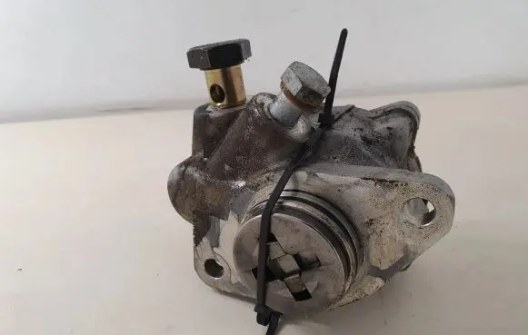 Iveco Daily 4th gen Power steering pump 504088697