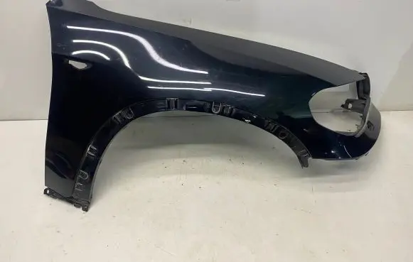 BMW X5 E70 Fender