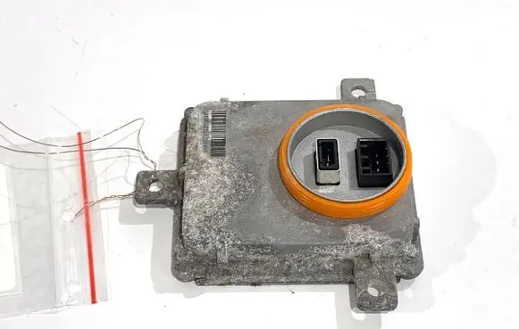 Volkswagen Phaeton Voltage converter/converter module 8K0941597B