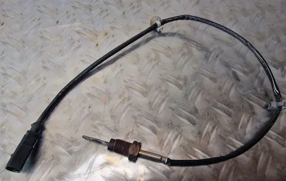Audi A4 S4 B8 8K Exhaust gas temperature sensor 03L906088AQ