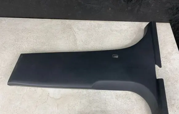 Skoda Octavia Mk2 (1Z) (B) pillar trim (bottom) 1Z0867281