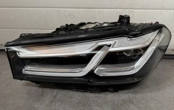 BMW 5 G30 G31 G38 Headlight/headlamp 9850581