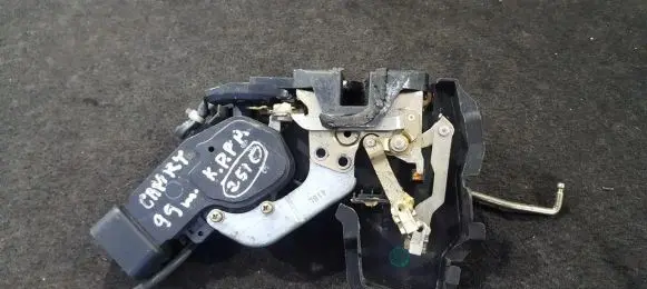 Toyota Camry Front door lock