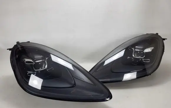 Porsche Cayenne (9Y0 9Y3) Headlights/headlamps set 9Y0941032Q 9Y0941031Q