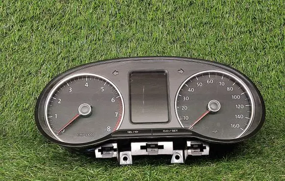 Volkswagen Polo V 6R Speedometer (instrument cluster) 6R0920960M