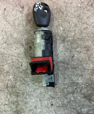 Opel Vivaro Ignition lock 
