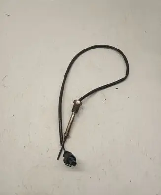 BMW 7 G11 G12 Exhaust gas temperature sensor 8589817