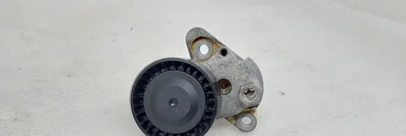 Audi Q2 - Generator/alternator belt tensioner 04E145299L