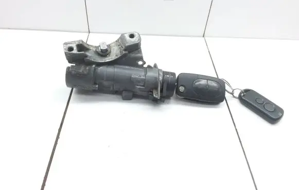 Volkswagen Golf IV Ignition lock 4B0905851B