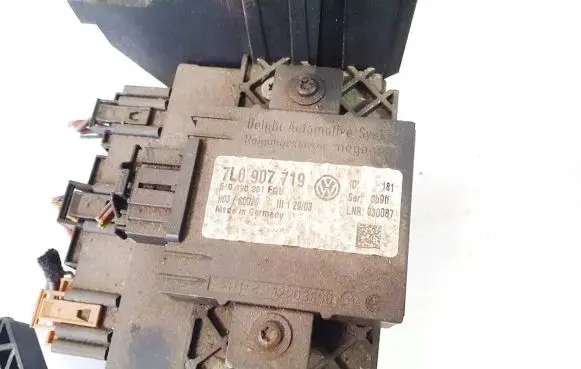 Volkswagen Touareg I Alarm control unit/module 7l0907719 510190351