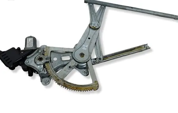 Toyota Corolla Verso AR10 Rear door window regulator with motor 698400F020
