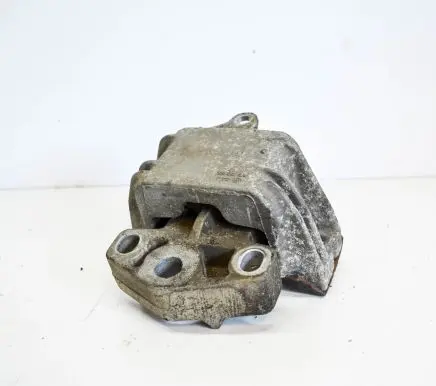 Seat Alhambra (Mk1) Engine mount bracket 7M3199555