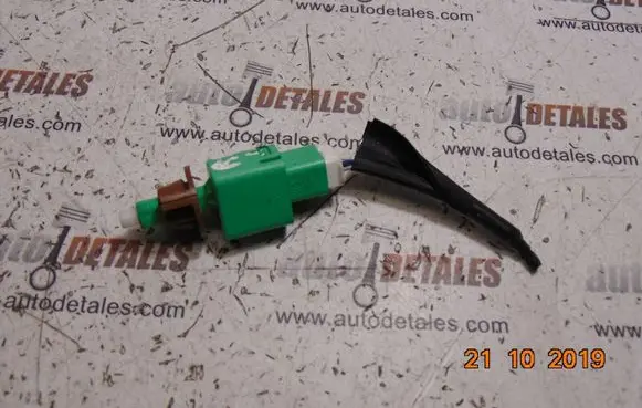 Toyota RAV 4 (XA30) Brake pedal sensor switch