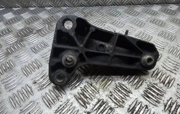 Volkswagen Transporter - Caravelle T5 Engine mounting bracket 7H0199207C