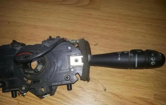 Renault Laguna I Wiper control stalk 7700411790