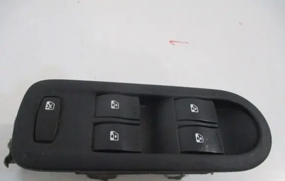 Renault Scenic II - Grand scenic II Quarter vent window switch