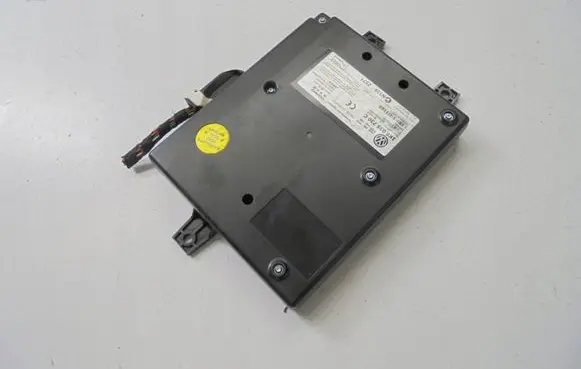 Volkswagen PASSAT B6 Bluetooth control unit module 2008DJ2465 N136Z571 00233D0514D5