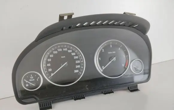 BMW 5 F10 F11 Speedometer (instrument cluster) 9348714 17649411 261554803
