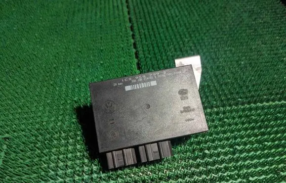 Volkswagen Golf IV Comfort/convenience module 1C0959799B