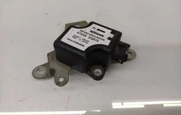 Nissan X-Trail T30 ESP acceleration yaw rate sensor 47930EQ010