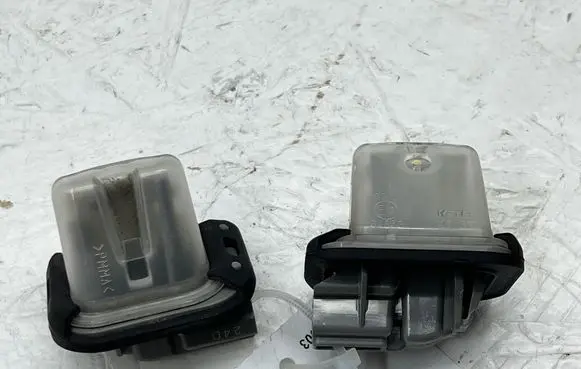 Suzuki Vitara (LY) Number plate light