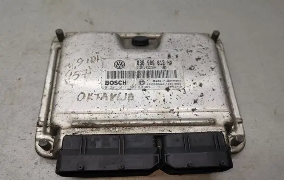 Skoda Octavia Mk1 (1U) Engine control unit/module 038906012HA 0281011309