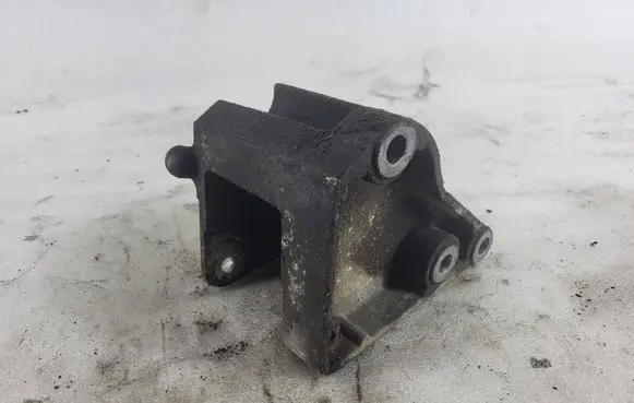 Opel Vectra C Engine mounting bracket 24459821 1011