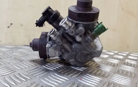 Volvo XC60 Fuel injection high pressure pump 0445010618 31272896