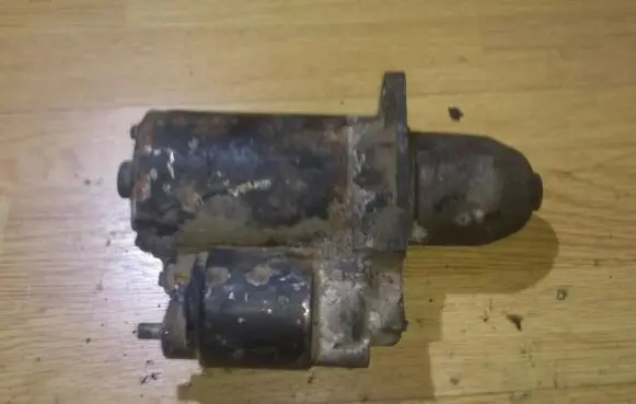Nissan Micra Starter motor 1005821568