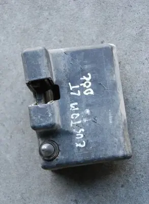 Loading door lock