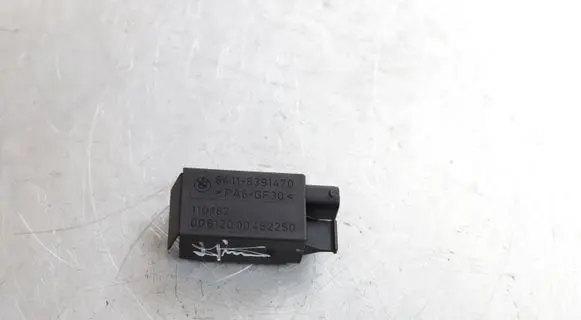 BMW 5 E39 AUC sensor 8391470