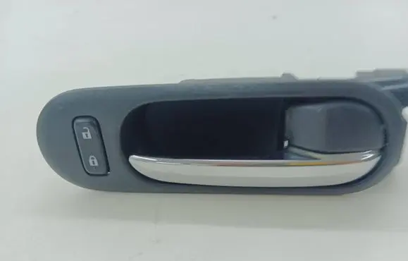 Mazda CX-7 Front door interior handle