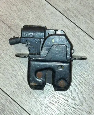 Renault Megane III Tailgate lock latch 846307169R 40557160