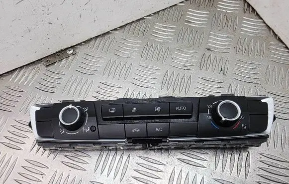 BMW 2 F22 F23 Climate control unit 9384046 64119384046