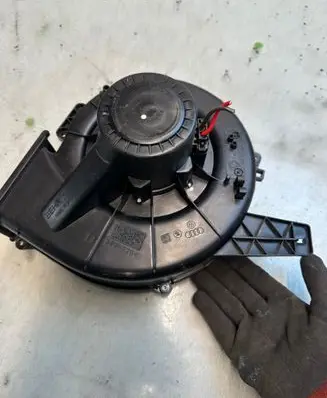 Seat Ibiza IV (6J,6P) Heater fan/blower 6R1819015 Y1551