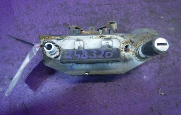 Volkswagen Transporter - Caravelle T4 Tailgate/boot open switch button 701829239B