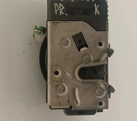 Opel Zafira A Coupe door lock (next to the handle) 24444018
