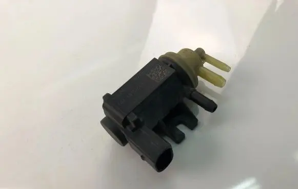 Volkswagen PASSAT B7 Turbo solenoid valve 1K0906627B