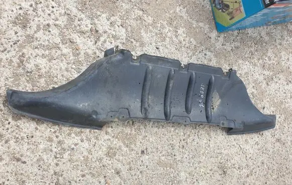 Jeep Cherokee Engine splash shield/under tray