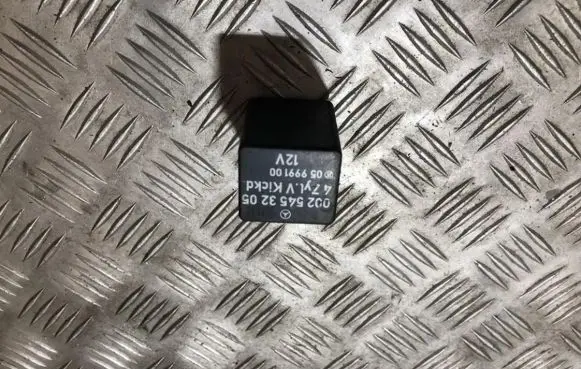 Mercedes-Benz E W124 Other relay 0025453205 05999100