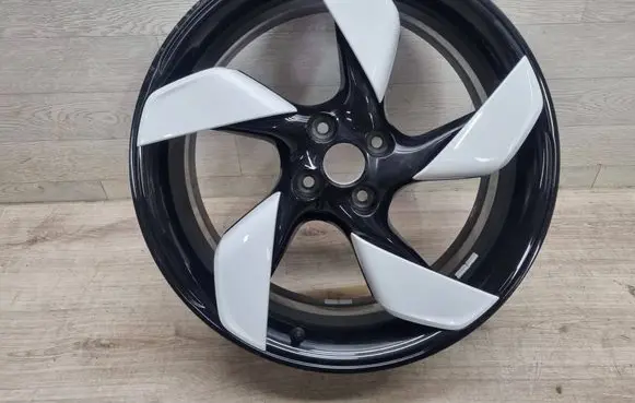 R18 alloy rim