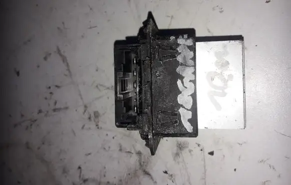 Renault Megane II Heater blower fan relay 