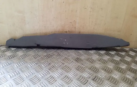 Nissan Qashqai Fender end trim 
