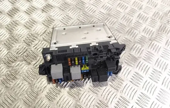 Mercedes-Benz E W211 Fuse module 2115457701 20403135