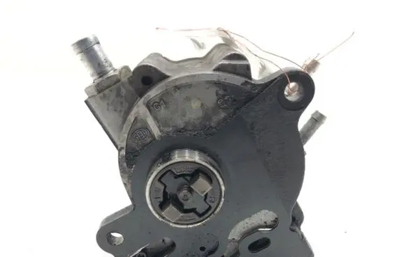 Audi A3 S3 8P Vacuum pump 03G145209D