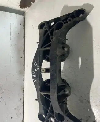 BMW 5 F10 F11 Gearbox mounting bracket 69261510